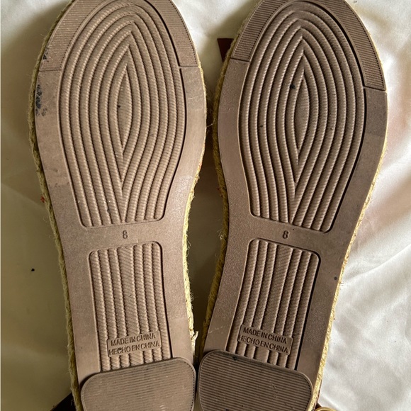Old Navy Coral Sandals: Size 8 - Picture 5 of 5